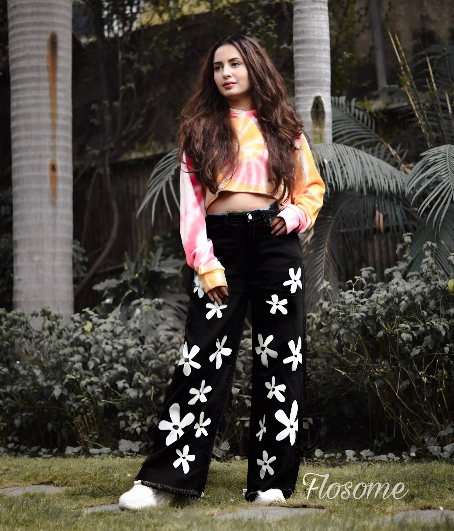 Black wide leg flower jeans